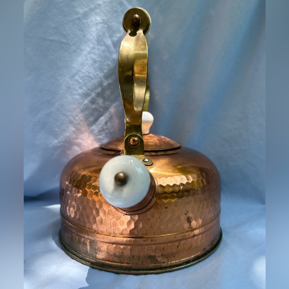 Vintage copper tea pot - Picture 3 of 10
